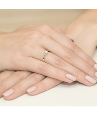 14k Gold Ring with 0.10ct Brilliant Diamond