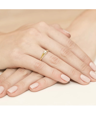 14k Gold Ring with 0.10ct Brilliant Diamond