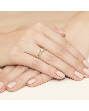 14k Gold Ring with 0.10ct Brilliant Diamond