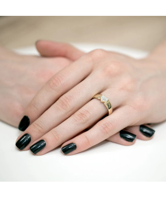 14k Gold Ring with 0.04ct Brilliant Diamond