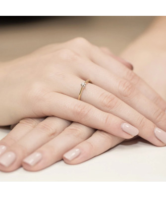 14k Gold Ring with 0.04ct Brilliant Diamond