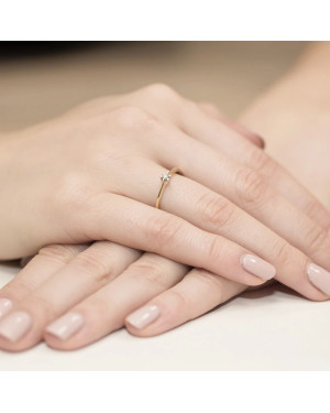 14k Gold Ring with 0.04ct Brilliant Diamond