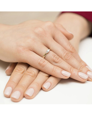 14k Gold Ring with 0.10ct Brilliant Diamond