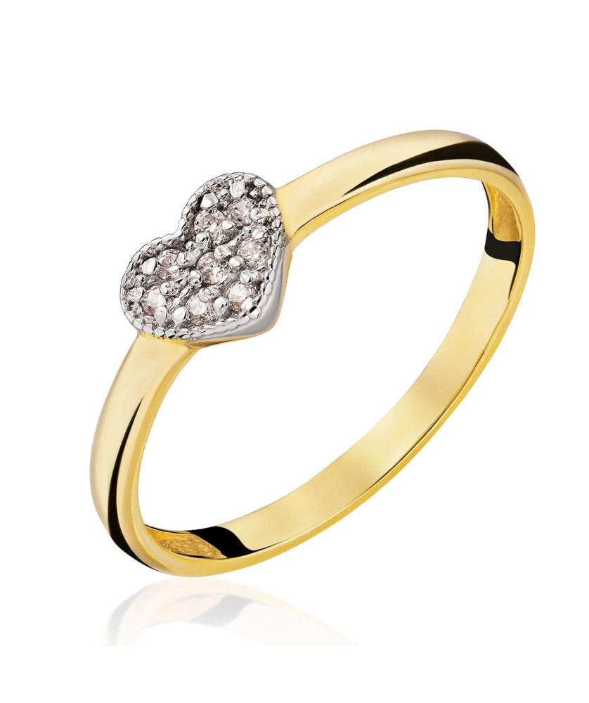 Gold heart ring with cubic zirconia