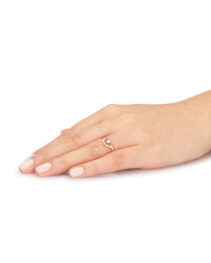 Gold ring 8k with cubic zirconia