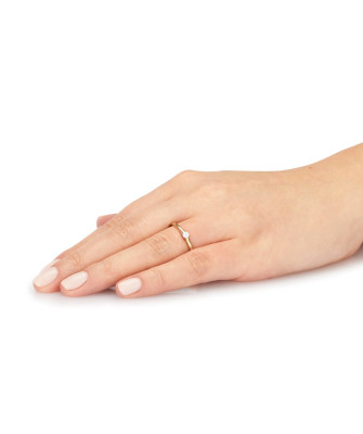 Delicate engagement ring with zirconia