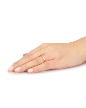 Delicate engagement ring with zirconia