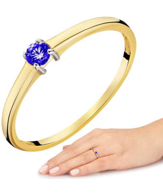 Ring with a blue stone 8k