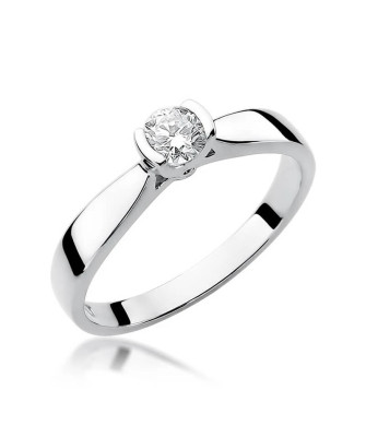 White gold ring with 0.30ct diamond