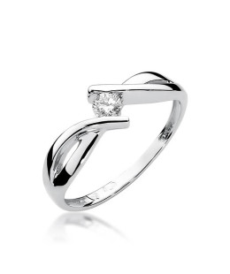 White gold ring with 0.10ct diamond