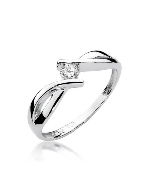 White gold ring with 0.10ct diamond
