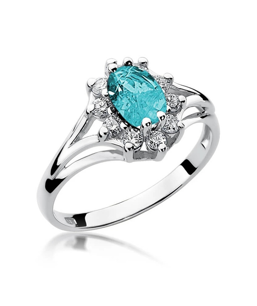 Engagement ring with topaz white gold