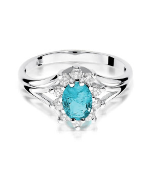 Engagement ring with topaz white gold