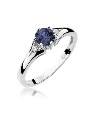 Ring with sapphire white gold