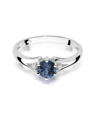 Ring with sapphire white gold