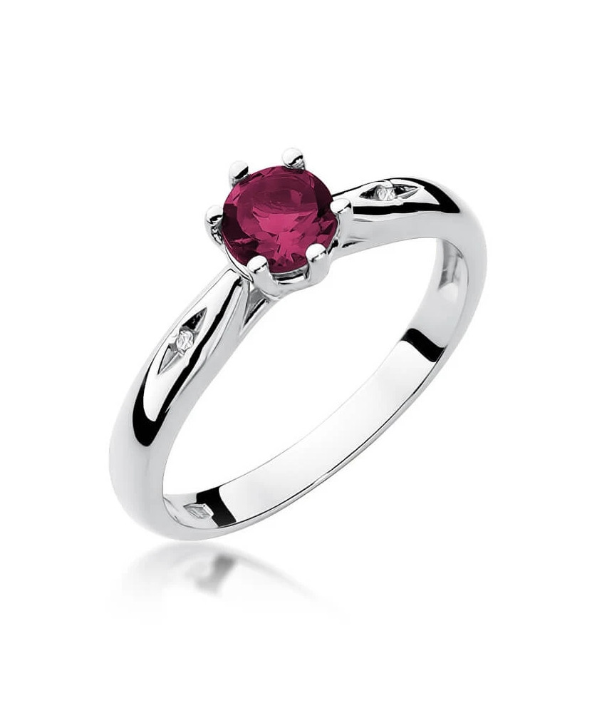 Engagement ring with 0.60ct ruby