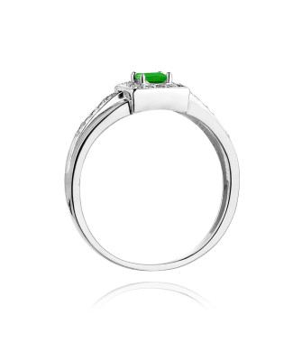 Emerald ring white gold