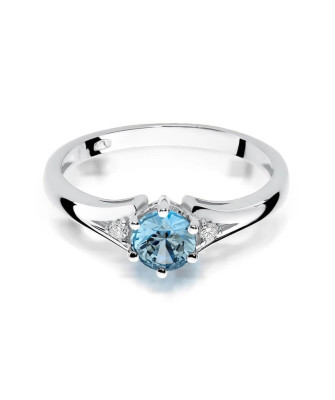Gold ring with topaz white gold