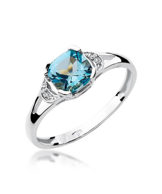 Gold ring with topaz white gold