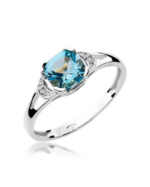Gold ring with topaz white gold