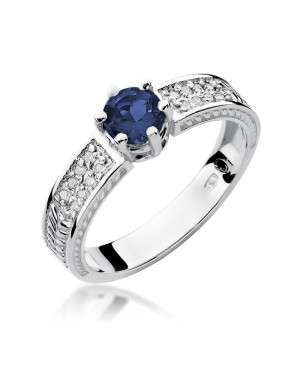 Ring with sapphire and diamonds white gold