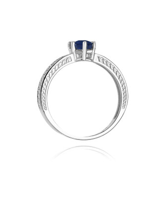 Ring with sapphire and diamonds white gold