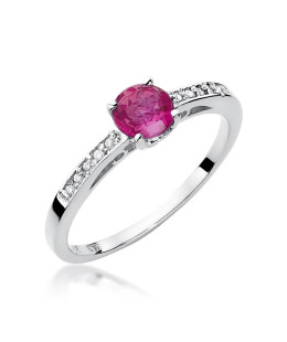 Engagement ring with ruby white gold
