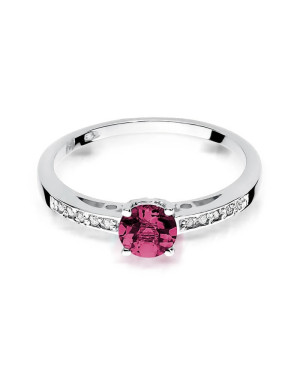 Engagement ring with ruby white gold