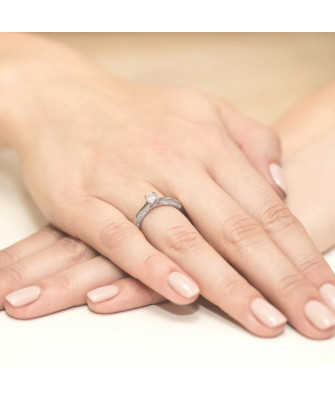 Pierścionek zaręczynowy z brylantem białe złoto 0,44ct