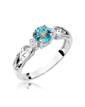 Gold ring with topaz white gold