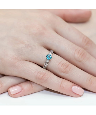 Gold ring with topaz white gold