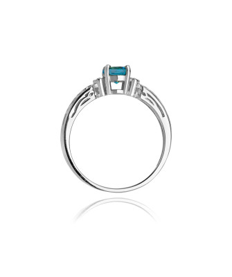 Gold ring with topaz white gold