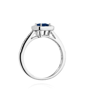 Gold ring with sapphire white gold