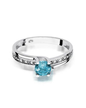 Gold ring with topaz white gold