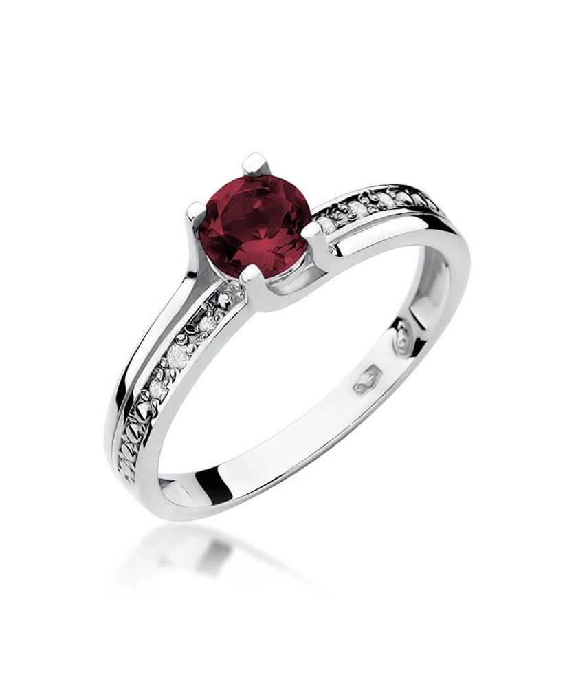 Gold ring with garnet white gold 0.60ct