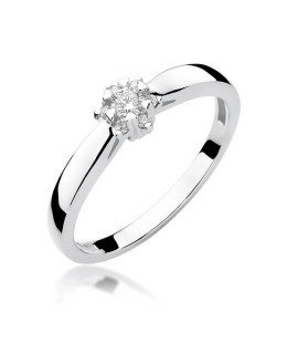 White gold ring with 0.15ct diamond