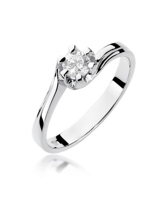 White gold ring with 0.30ct diamond
