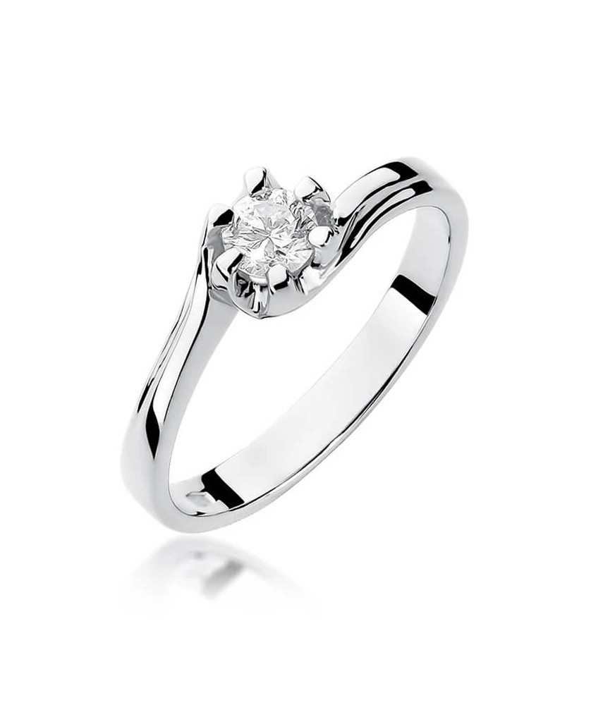 White gold ring with 0.30ct diamond