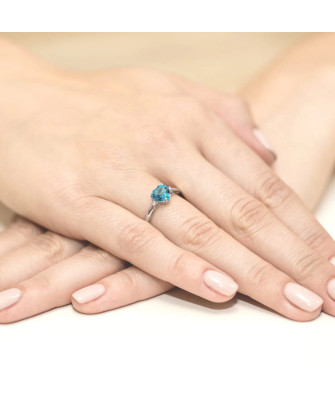 Topaz ring white gold