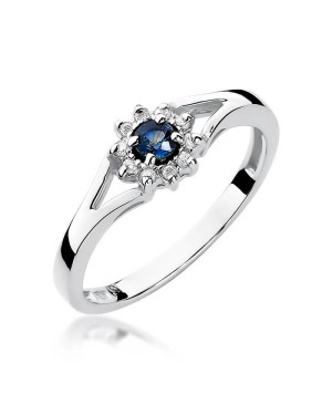 Engagement ring with sapphire white gold