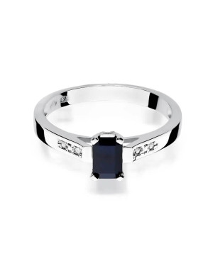 Gold ring with sapphire white gold