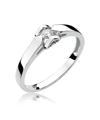 White gold ring with a 0.09ct diamond