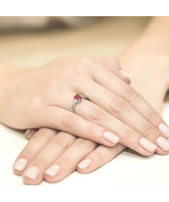 Pierścionek rubin białe złoto 0,80ct