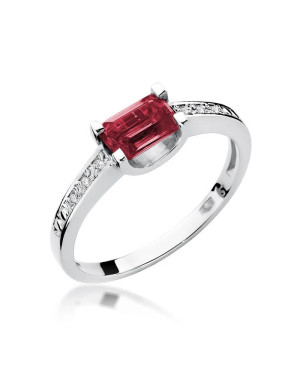 Gold ring with ruby white gold