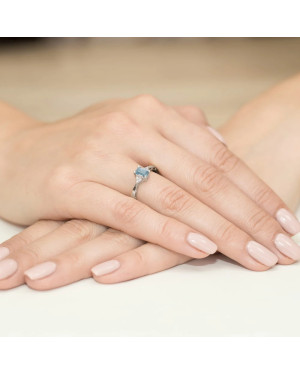 Gold ring with topaz white gold 0.60ct