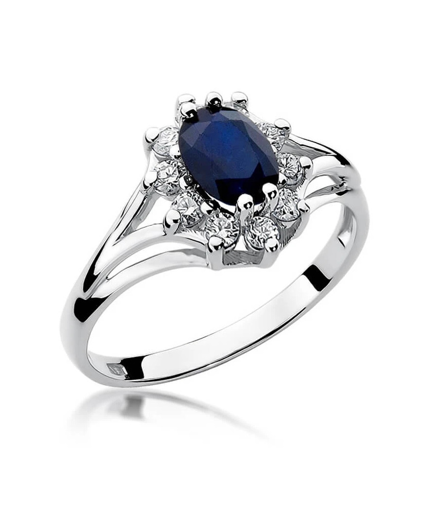 Gold ring with sapphire white gold