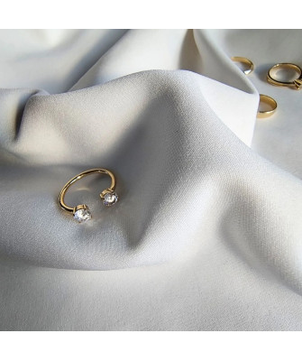 Gold ring 8k with cubic zirconia