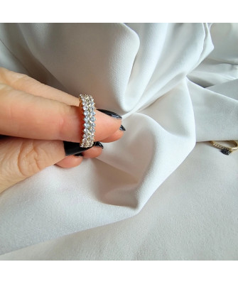 Gold ring 8k zircon stones