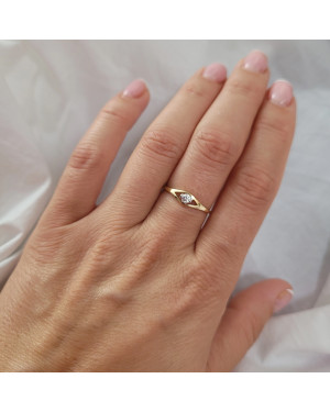 Minimalist ring with white stone 8k