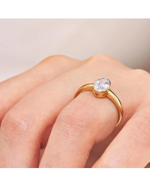 Ring with a large stone 8k